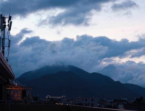 看不透伤心难过文案